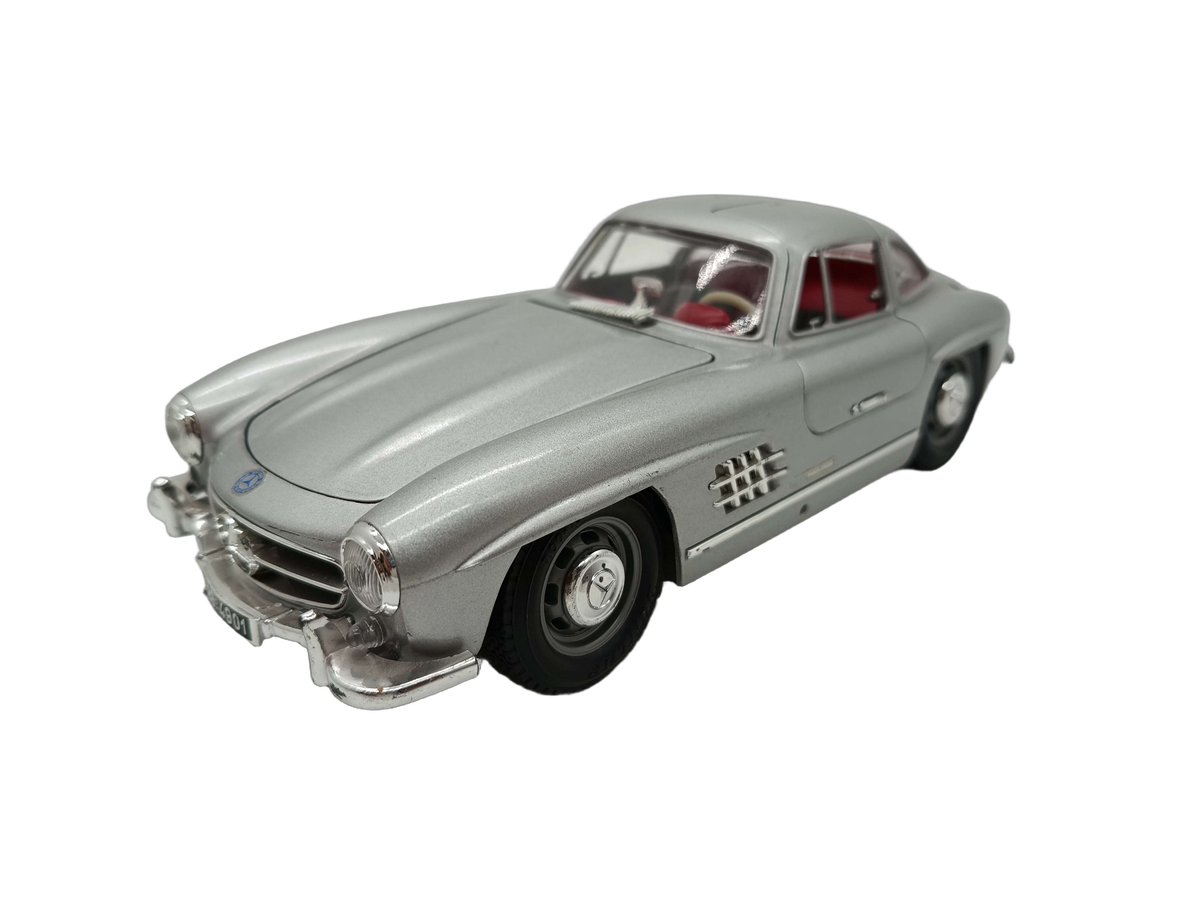 Burago Bundle Mercedes 300 SL & Bugatti Type 59 Set von 2 Modellautos