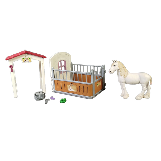 Schleich Tiere Pferdestall & Stute, Spielset mit Zubehör