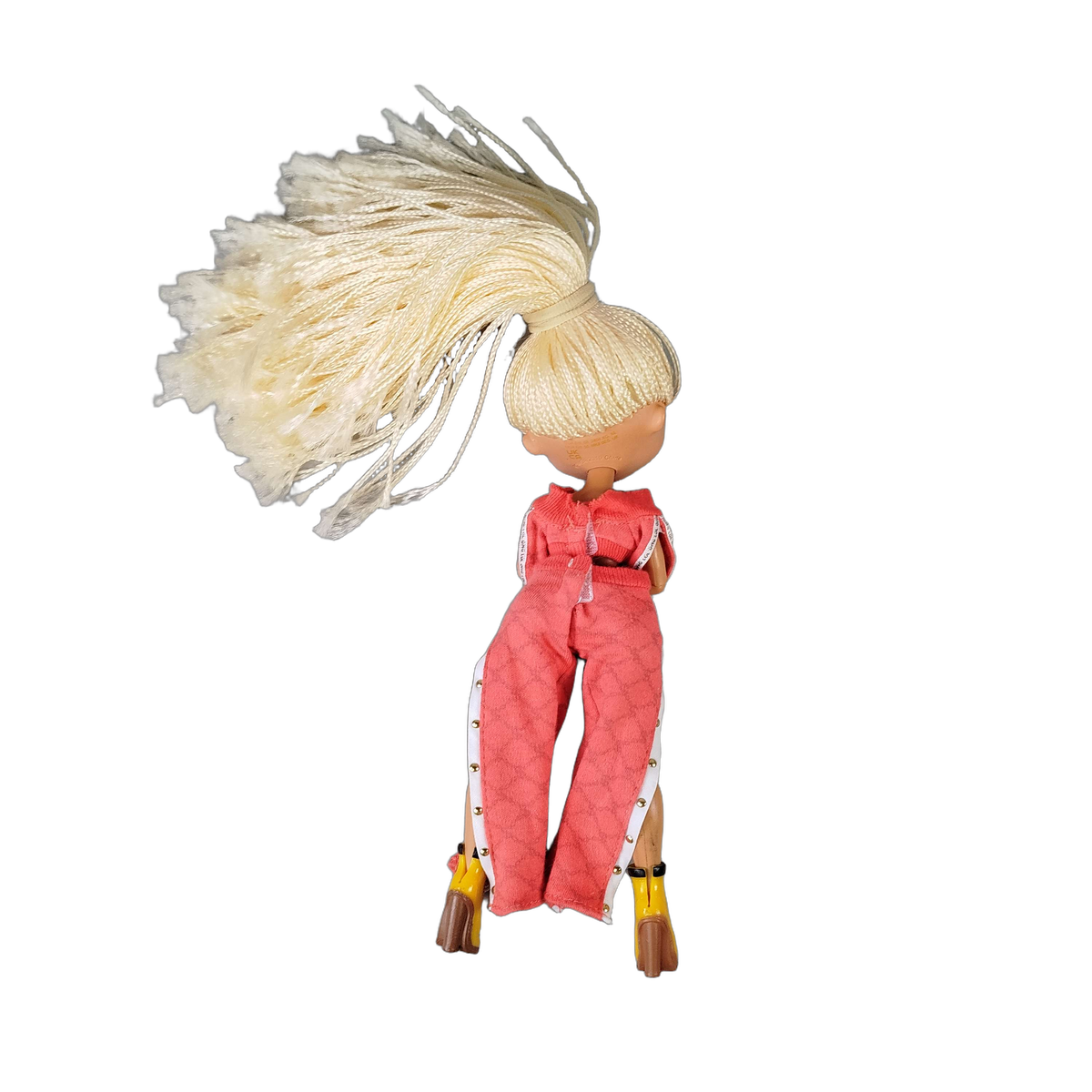 MGA Entertainment Pinker Trainingsanzug Modepuppe mit Zubehör
