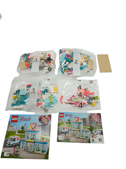 LEGO Friends 41394 Heartlake City Krankenhaus Bauset, ab 6 Jahre