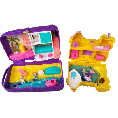 Mattel Bundle Beach Vibes & Sand Castle Set von 2 Koffer & Figuren