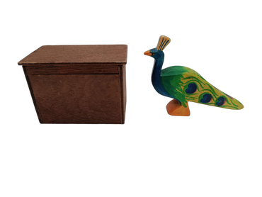 Ostheimer Bundle Set von 2 Pfau Figur & Holz-Stall Holzspielzeug