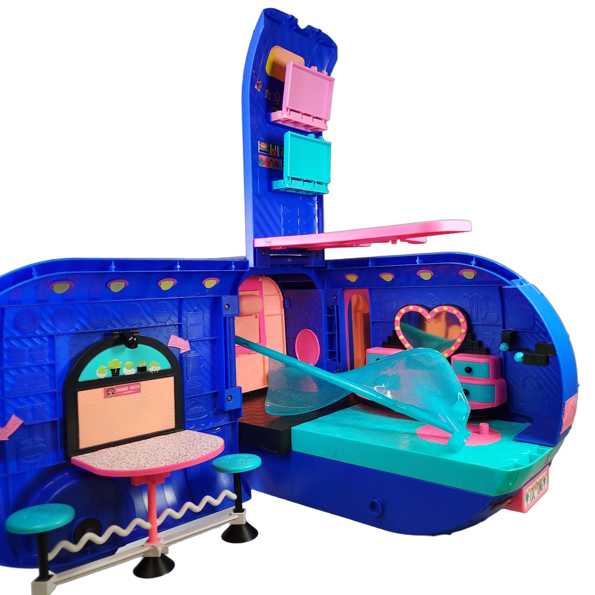 MGA Entertainment 4-in-1 Glamper Fashion Camper Puppen Wohnmobil Set