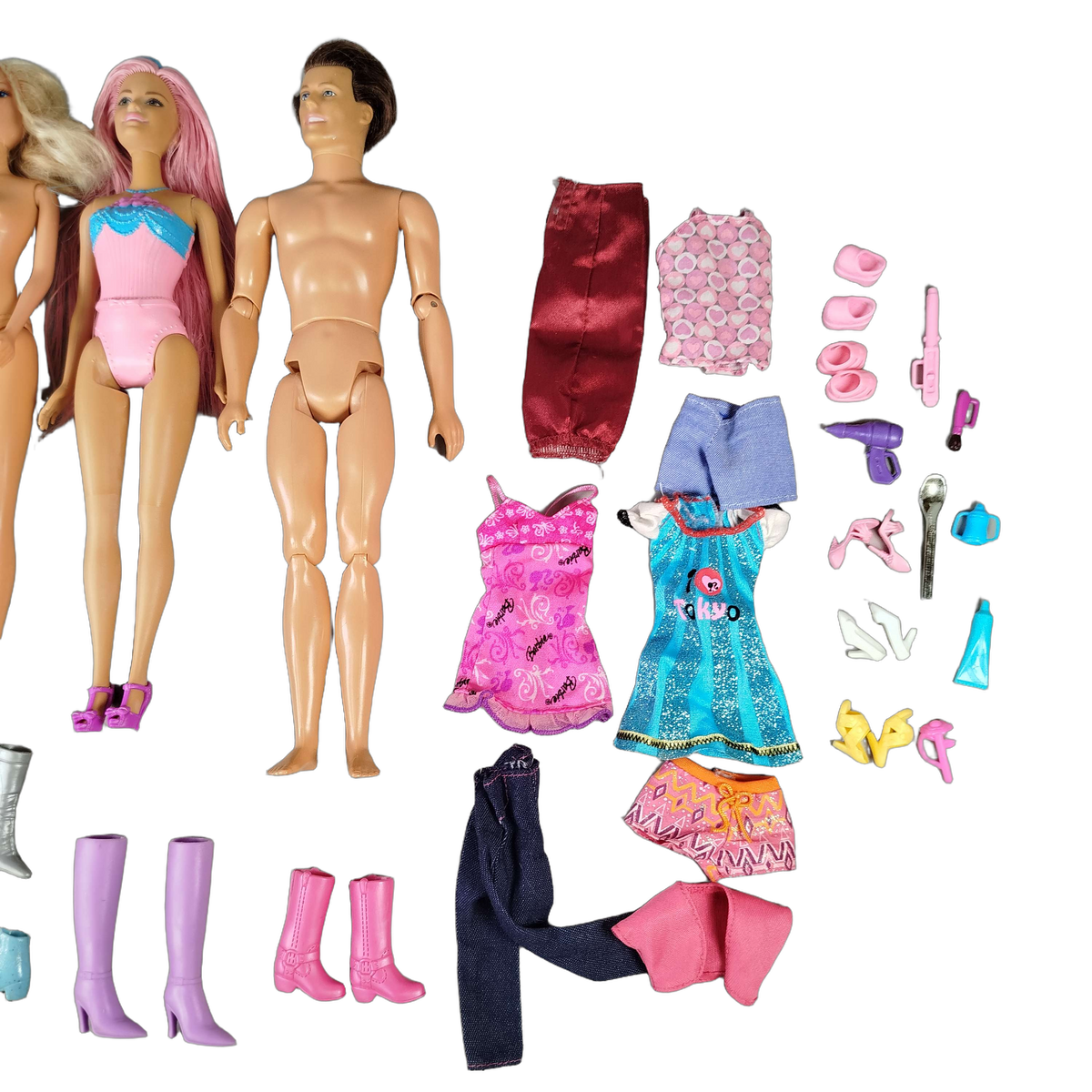 Mattel Bundle Barbie & Ken Set von 5 Puppen mit Kleidung & Zubehör