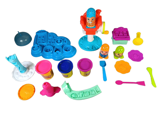 Hasbro Bundle Play-Doh Friseursalon Set Knete, Figuren & Werkzeug