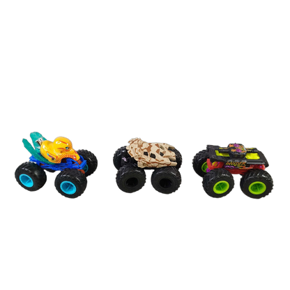 Mattel Bundle Monstertrucks Yellow Scorpion, Invader Set Autos