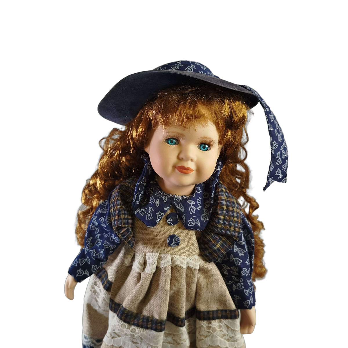 Porzellanpuppe Landhauskleid mit Hut & Ständer, 40 cm