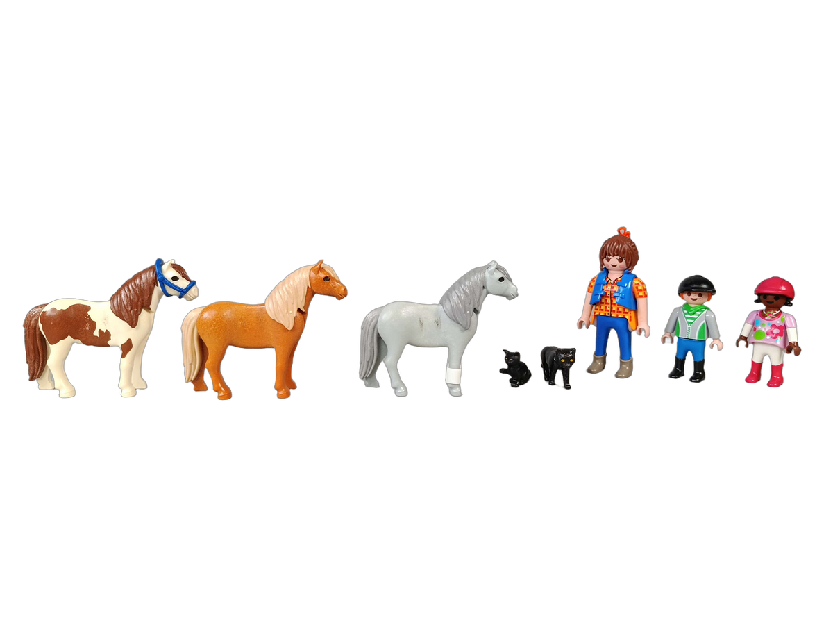 Playmobil Reitstall mit Paddock 7696 Spielset mit Zubehör