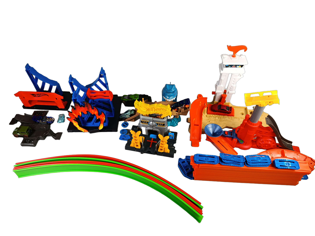 Mattel Bundle Hot Wheels Shark Attack & Launcher Set Rennbahn