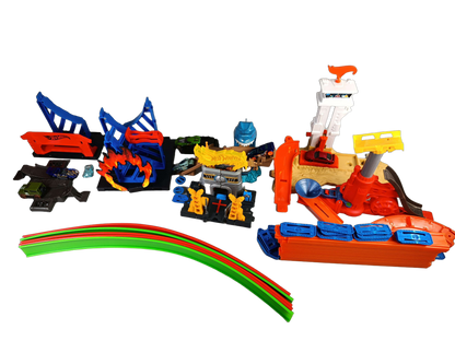 Mattel Bundle Hot Wheels Shark Attack & Launcher Set Rennbahn