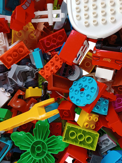 Konvolut LEGO Cars Großbausteine & Tierfiguren ca. 2,6 kg, ab 3 Jahre