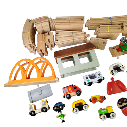 BRIO Bundle Holzeisenbahn Set Zug & Schienen