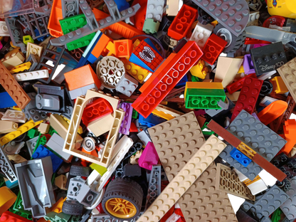 Konvolut LEGO ca. 3,1 kg Bausteine & Teile, Disney 100, ab 3 4 5 Jahre