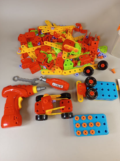 Lukat Konstruktionsspielzeug - 3D Schraubspiel