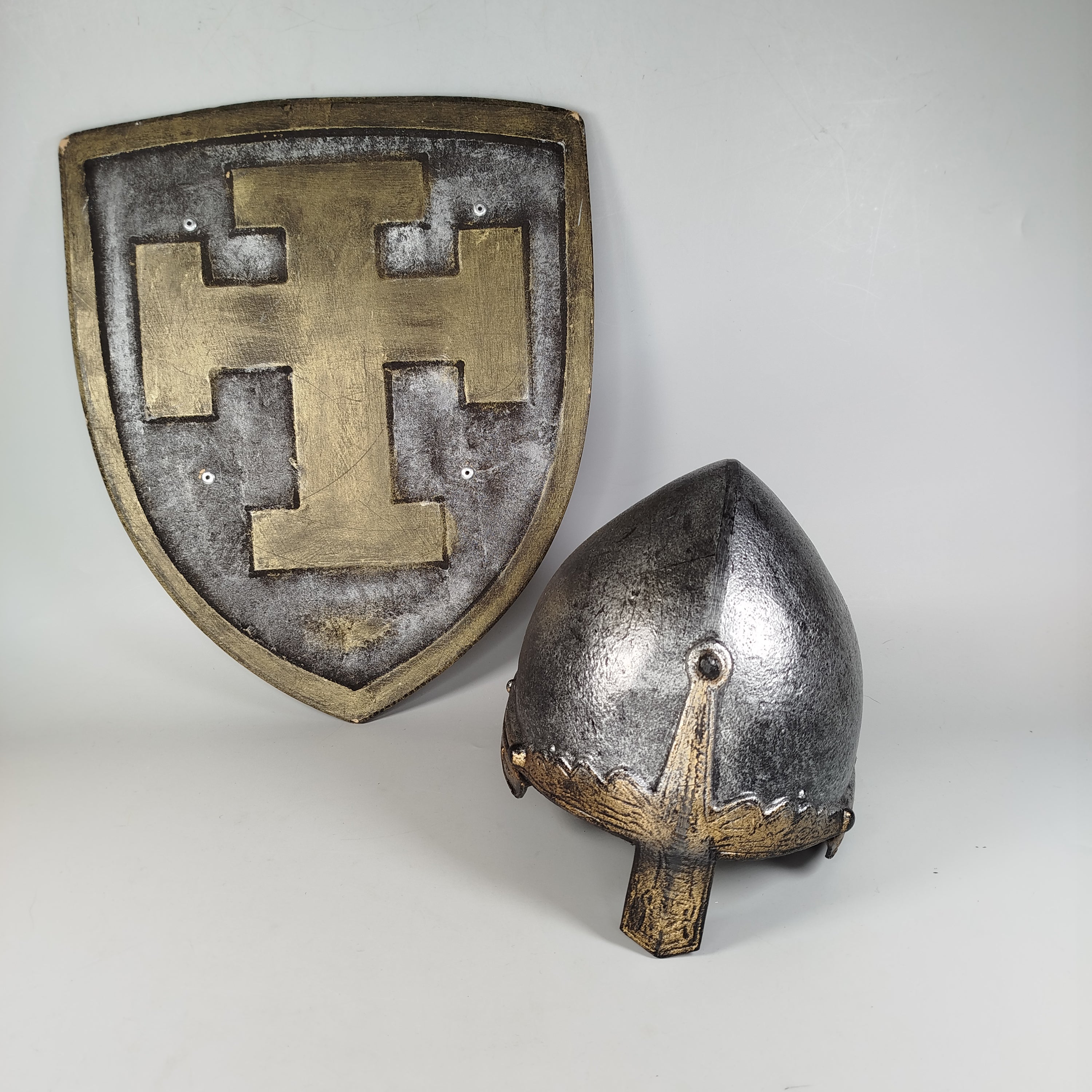  Ritterspiel-Set: Schild und Helm, Mittelalter-Design