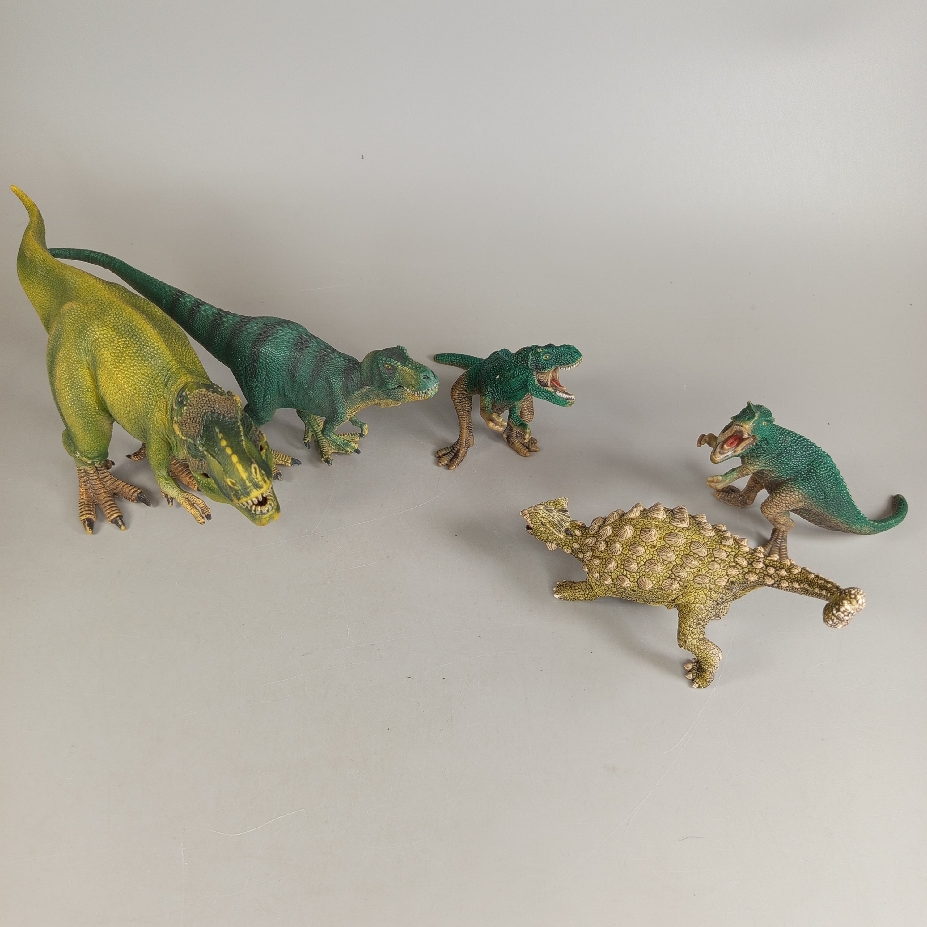 Dinosaurier Figuren Set von 6 – Urzeit Tiere & Raubsaurier