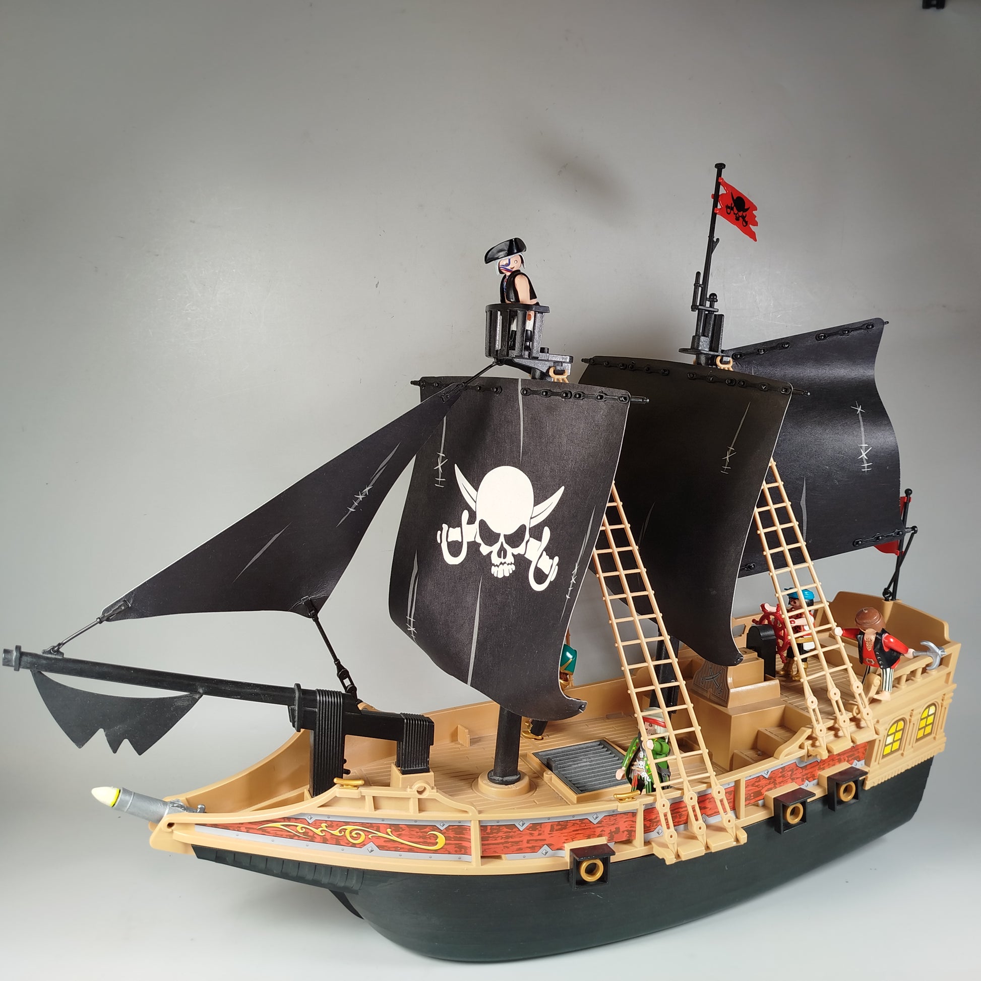 Playmobil Großes Piratenschiff - Set mit Figuren Großes Piratenschiff - Set mit 