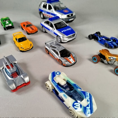 Die-Cast Spielzeugautos Set - 13 verschiedene Modelle