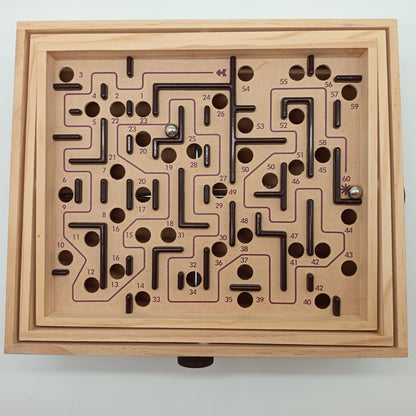 BRIO Labyrinth Geschicklichkeitsspiel mit Stahlkugeln, sehr gut