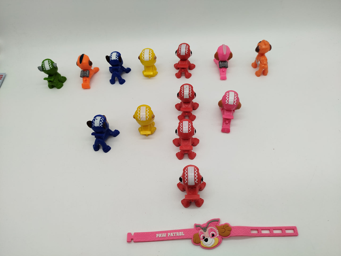 Paw Patrol - 13 Figuren und 5 Armbänder