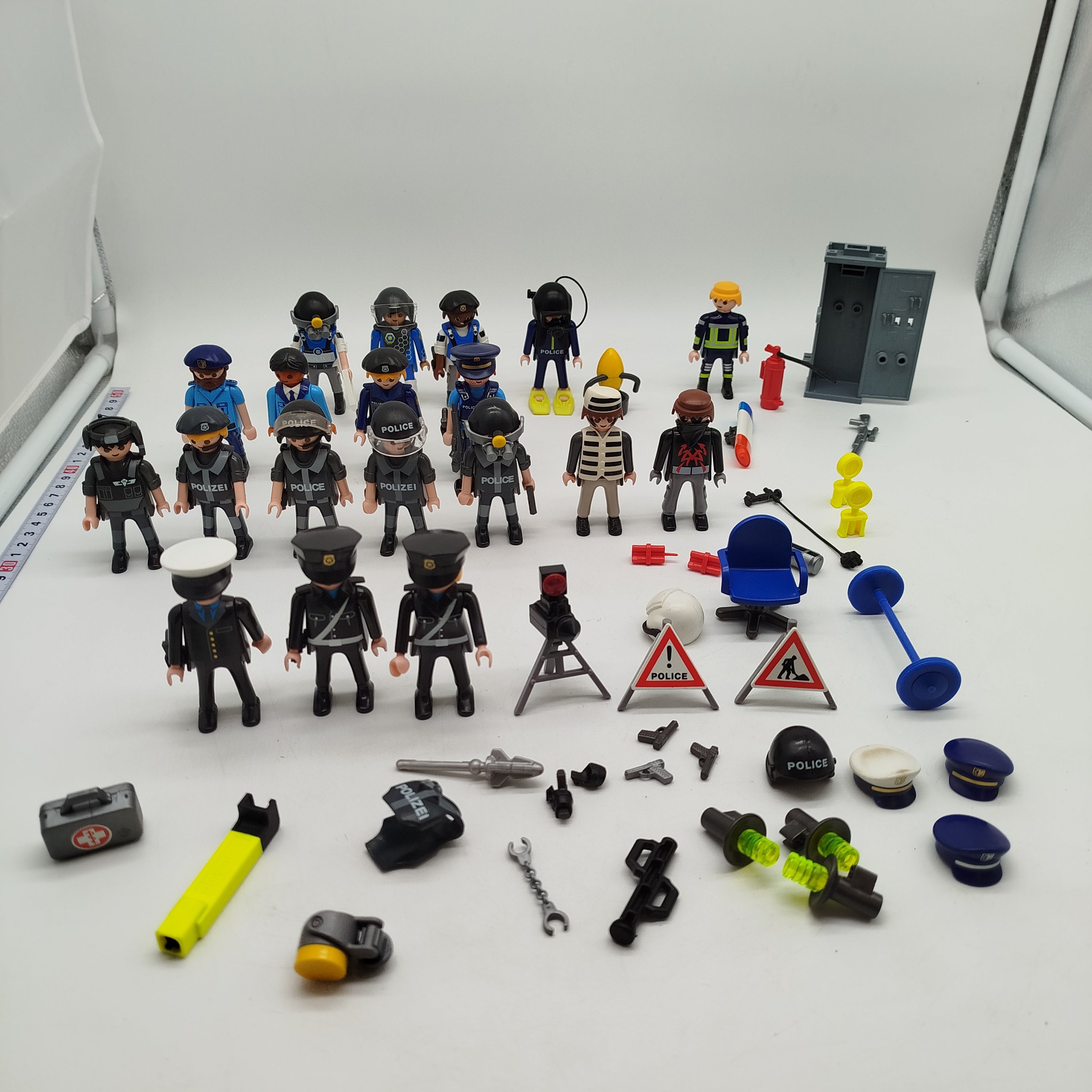Playmobil Polizei Figuren-Set von 19 – mit Zubehör