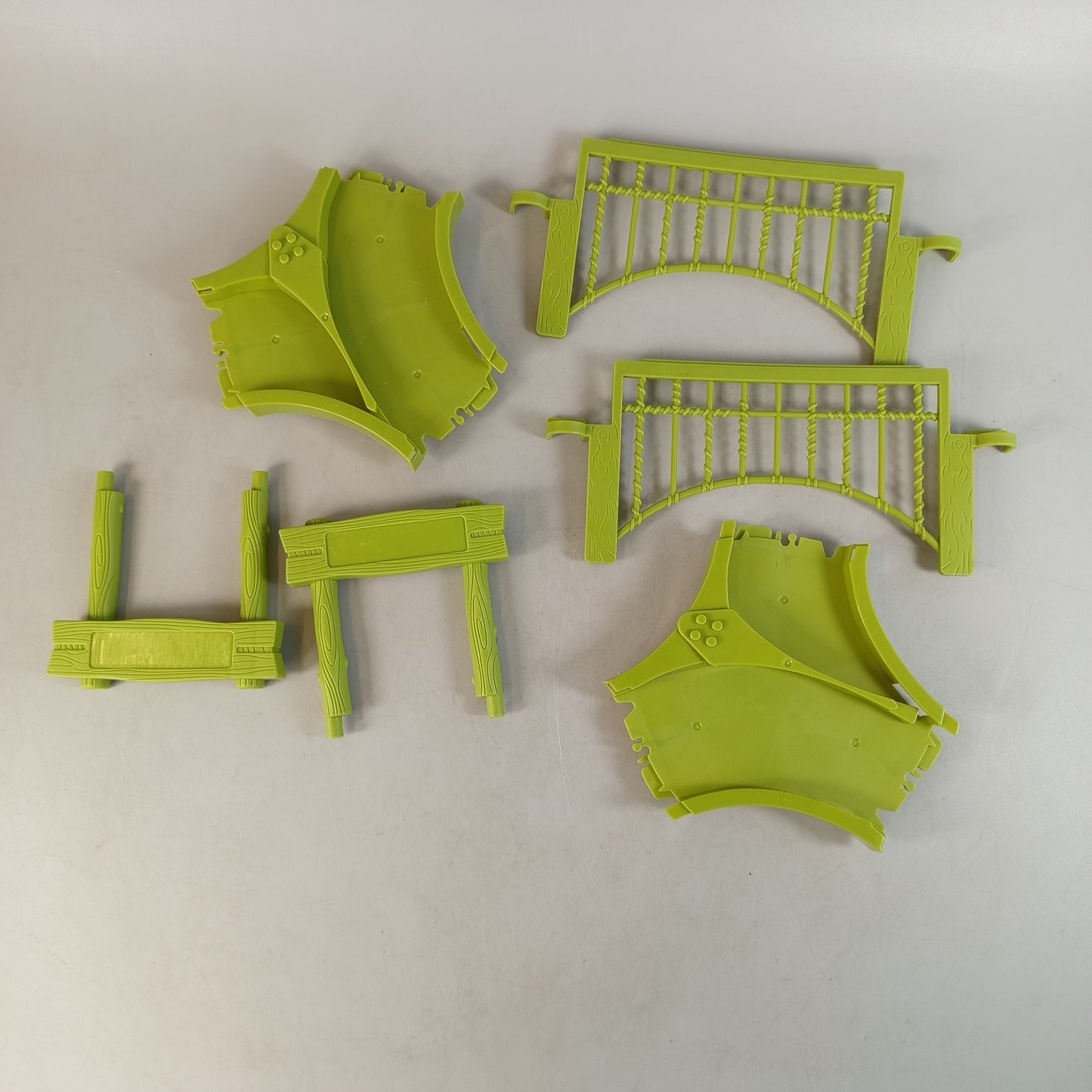 Dinosaurier Rennstrecke Baukasten mit Vulkan Element