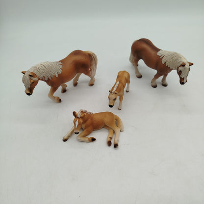 Schleich Bundle Pferde Familie Set von 4 Figuren