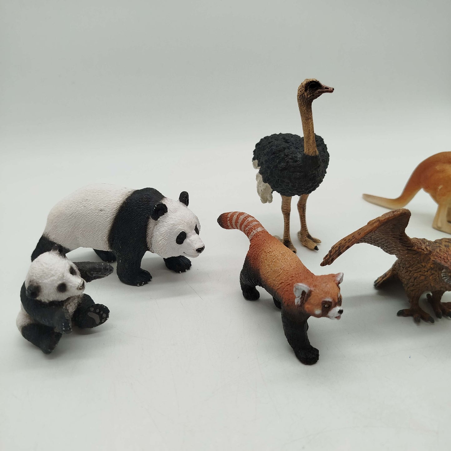 Bundle Tiere Set von 8 Panda & Känguru Figuren
