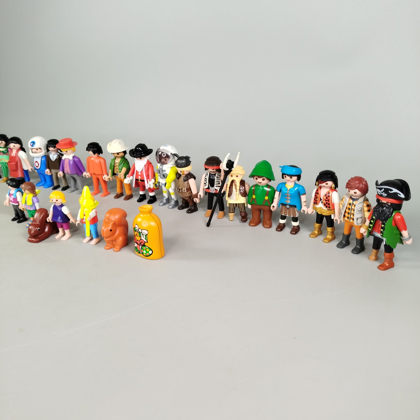 Playmobil Figuren-Set – 28 Charaktere mit Zubehör