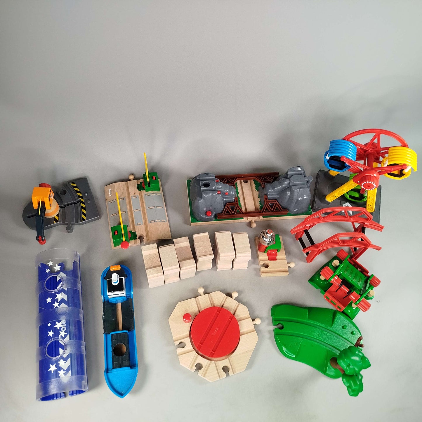 BRIO Bundle Eisenbahn Kran & Brücke Riesenrad