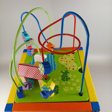 Holz Aktivitätswürfel – Motorikspielzeug mit Xylophon & Kugelbahn