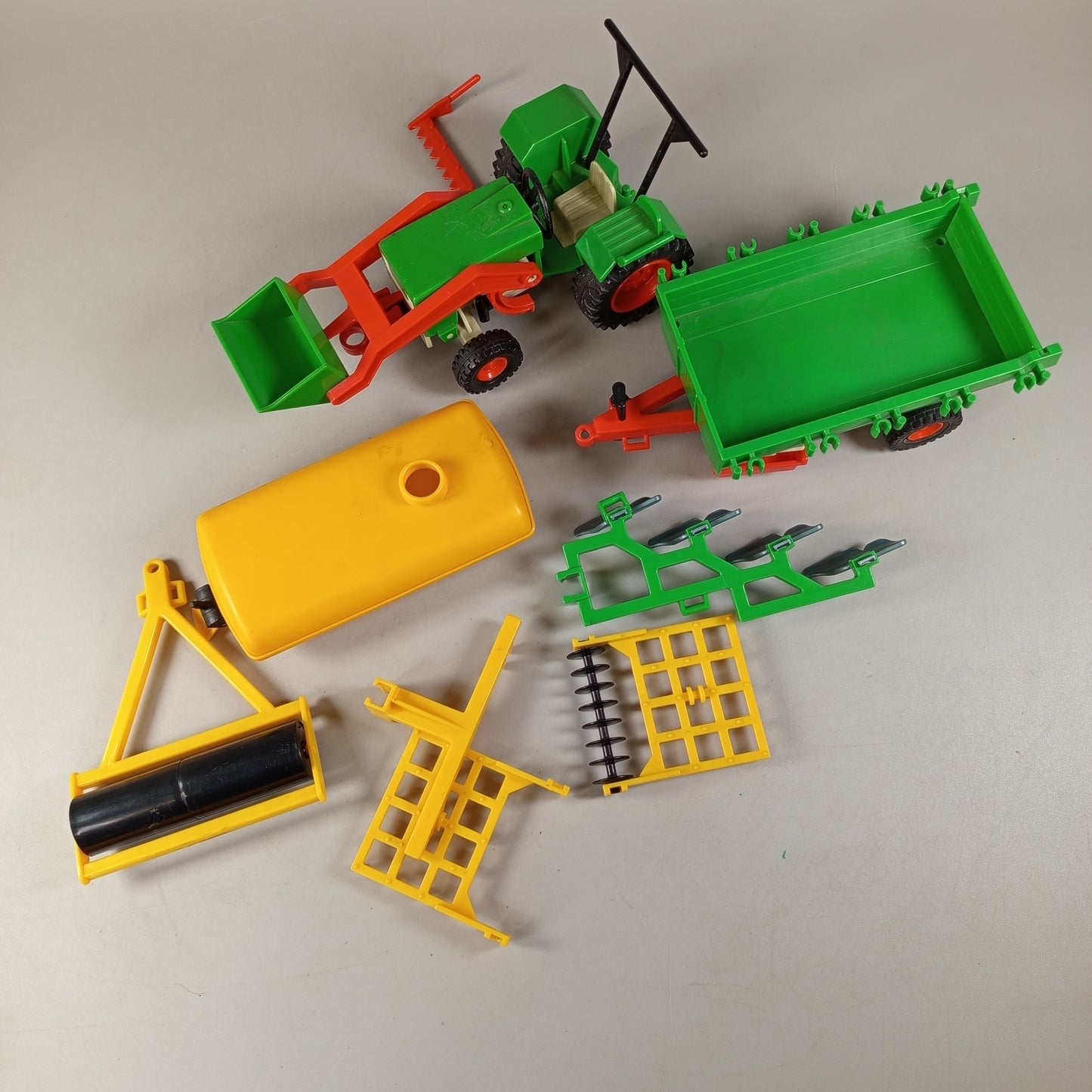 Playmobil Bundle Bauernhof Traktor Figuren mit Zubehör