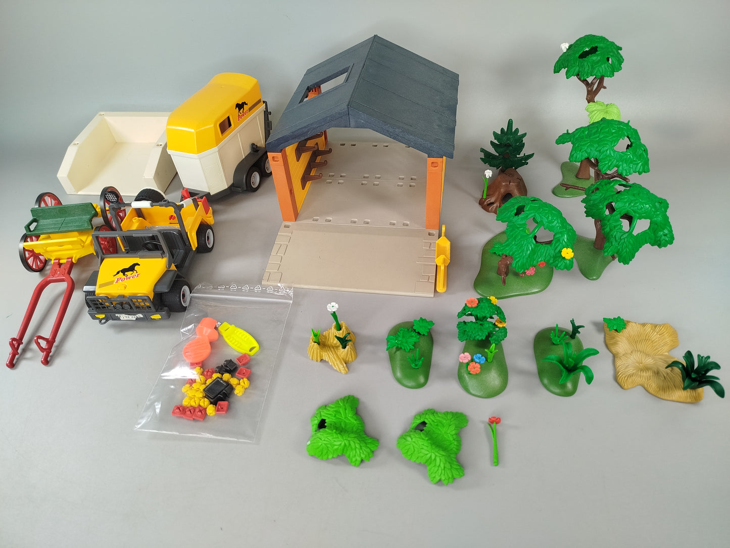 Playmobil Reiterhof 3120 mit Pferden, Figuren & Zubehör