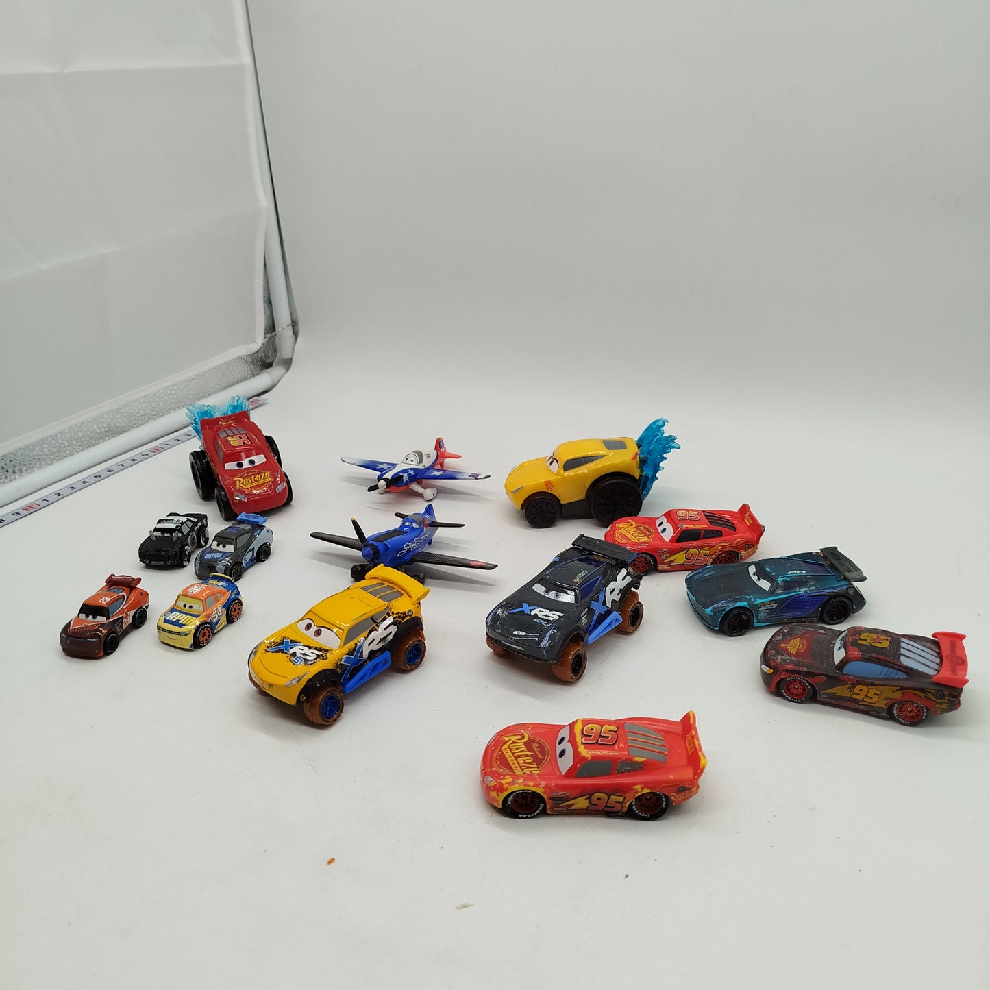Disney Pixar Bundle Cars & Planes Set von 14 Autos & Flugzeuge