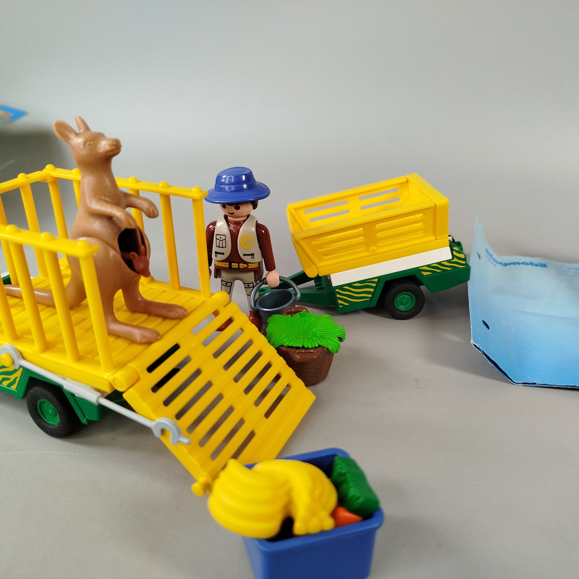 Playmobil Zoo-Tiertransport 3242 – mit Figuren & Zubehör, sehr gut