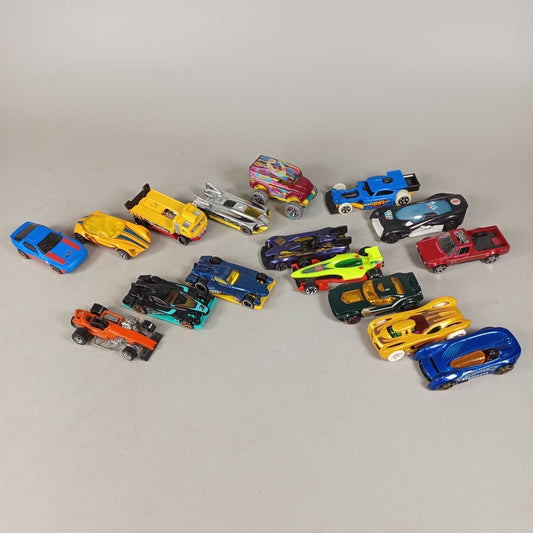 Hot Wheels Bundle Rennwagen 16x Autos