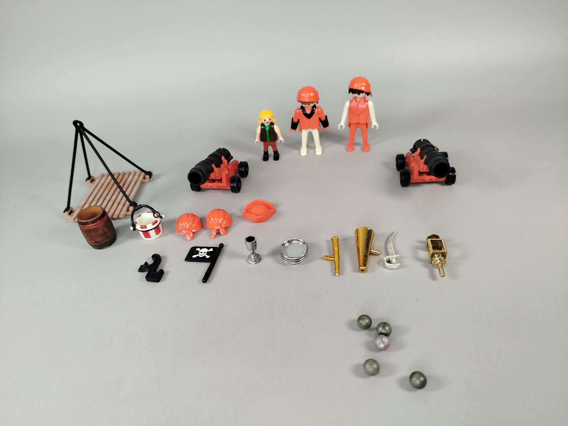 Vintage Piratenschiff Set – mit Figuren und Kanonen, unvollständig