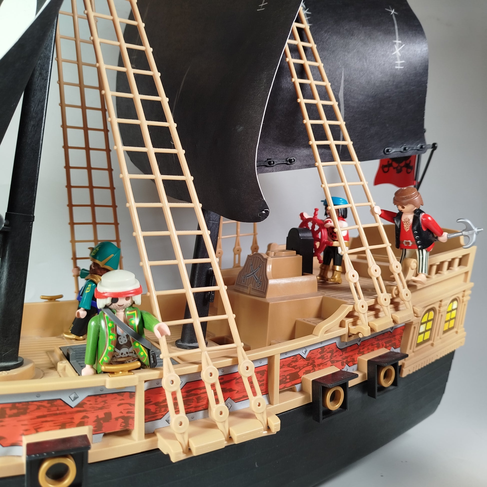 Playmobil Großes Piratenschiff - Set mit Figuren Großes Piratenschiff - Set mit 