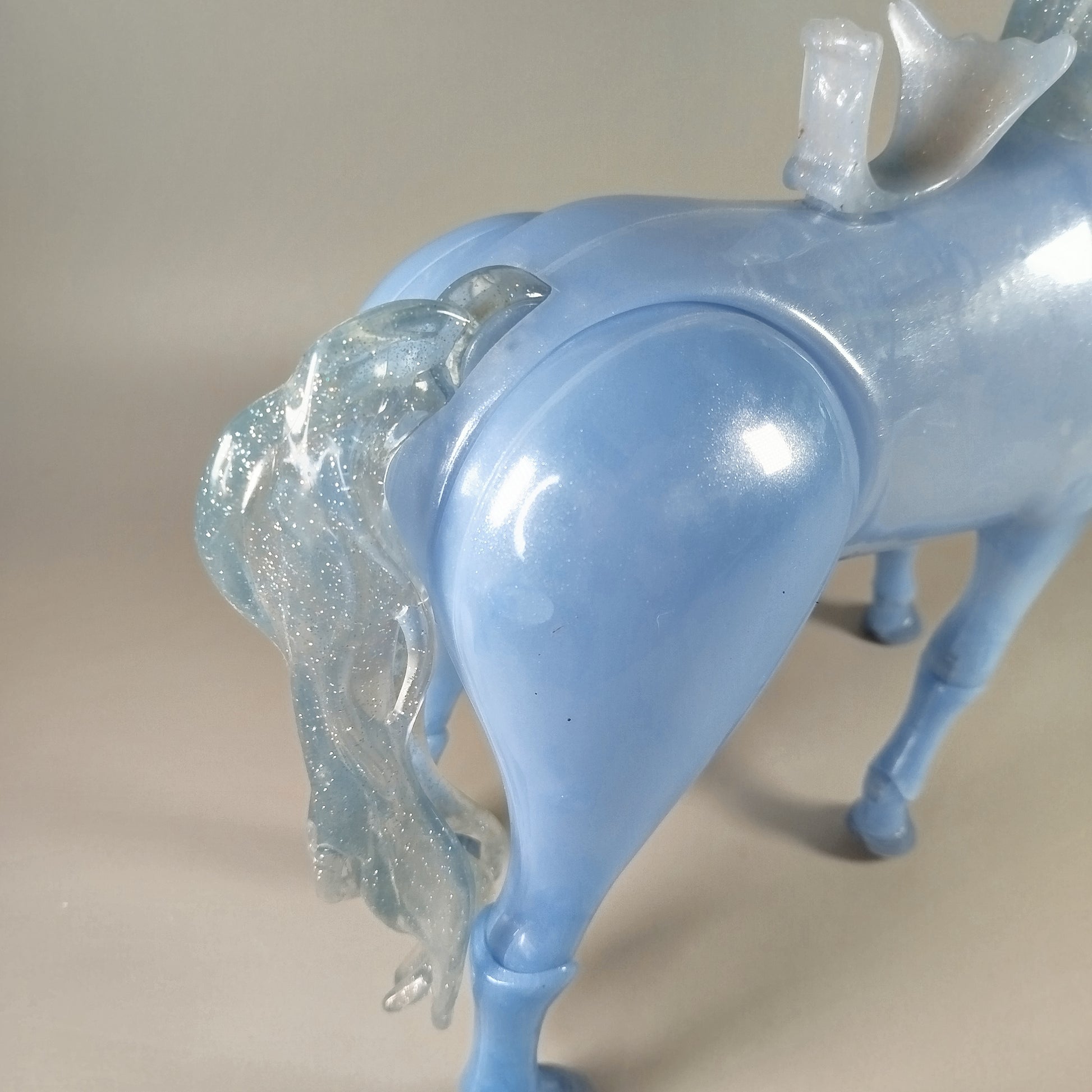 Fantasy Pferdefigur mit Elektronik – ideal für Fantasiespiele