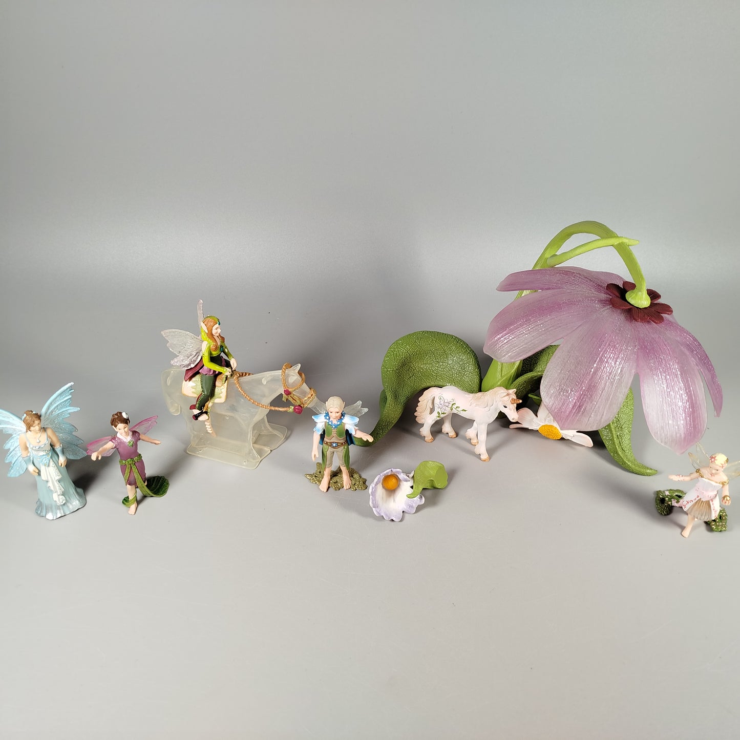 Schleich Feenwelt Set von 6 Figuren, Einhorn & Blume