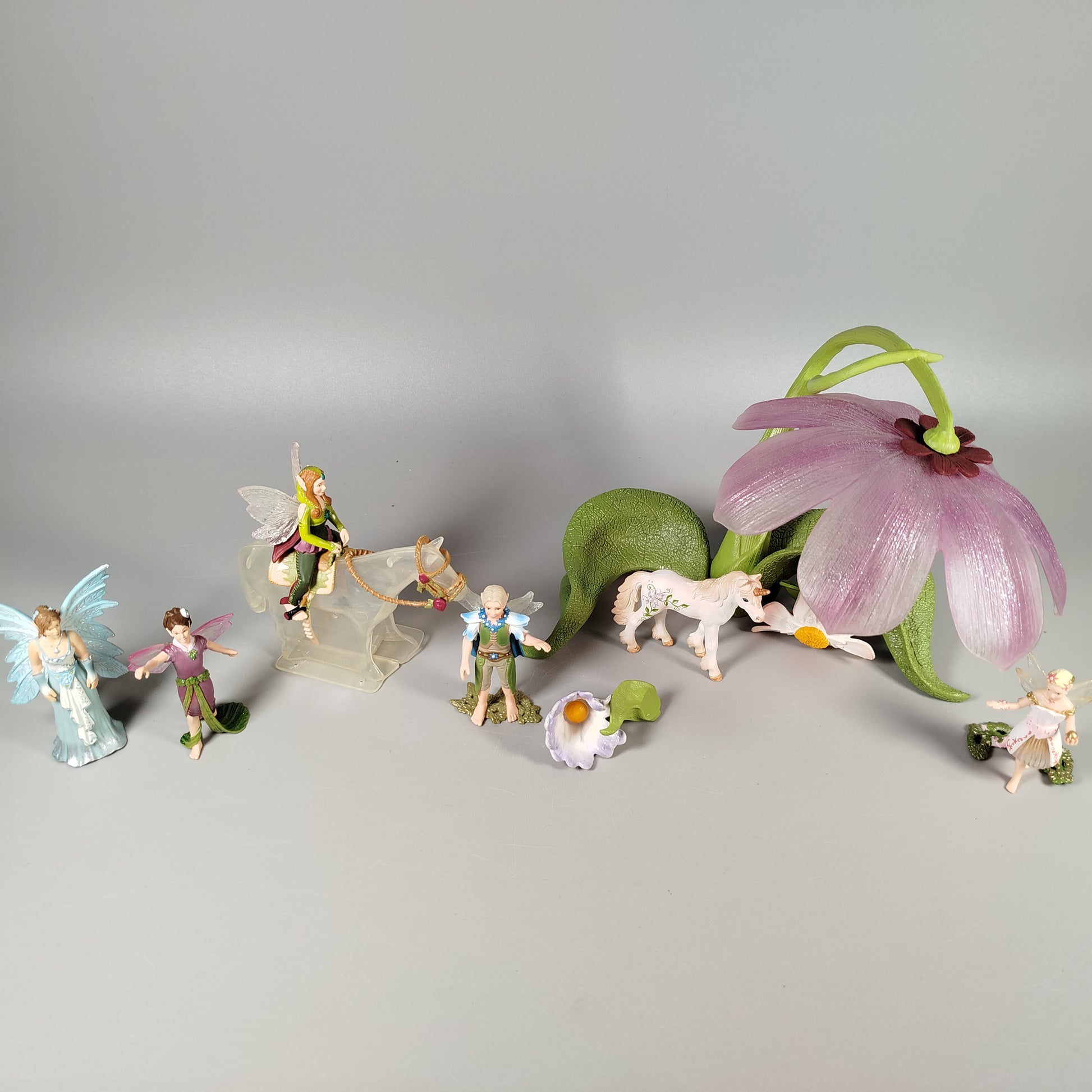 Schleich Feenwelt Set von 6 Figuren, Einhorn & Blume