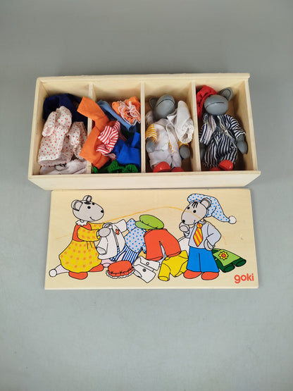 Goki Holzspielzeug-Set – Mäuse mit Kleidung in Holzbox, OVP