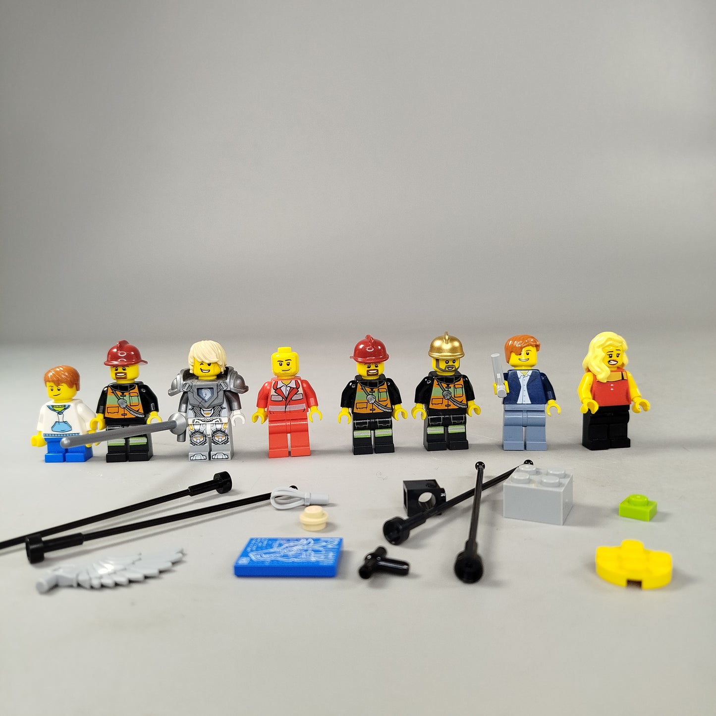 LEGO Bundle Minifiguren 8x Figuren & Zubehör