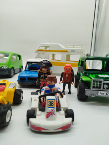 Bundle PLAYMOBIL Set von 8 Fahrzeugen & Figuren, gebraucht, ab 3 Jahre 