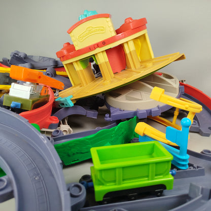 Chuggington Eisenbahn-Schienen-Set mit Zubehör