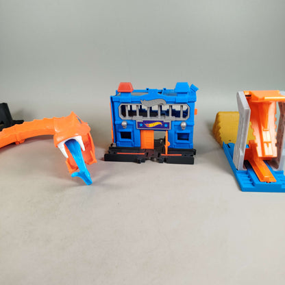 Hot Wheels Bundle Rennstrecke 6x Autos & Strecke ab 6 Jahre 