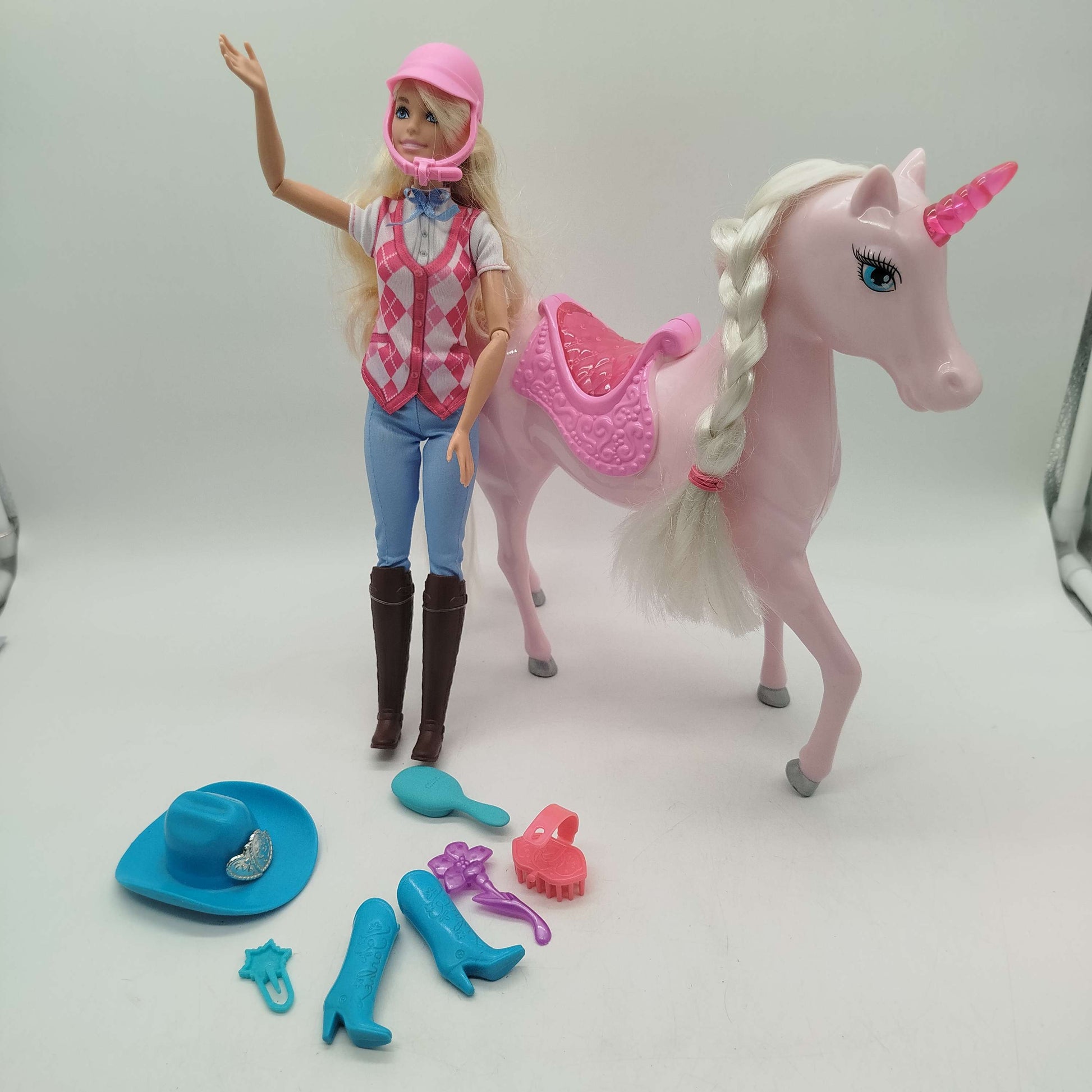 Mattel Barbie Reiterin Puppe mit Einhorn, gebraucht, ab 3 Jahre 