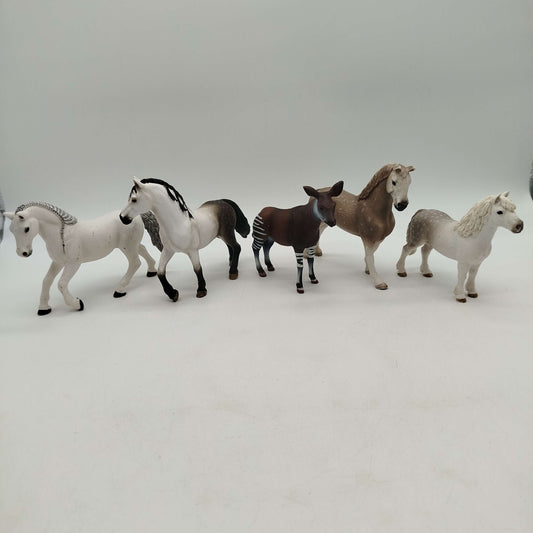 Schleich Bundle Set von 5 Pferde & Okapi Tierfiguren