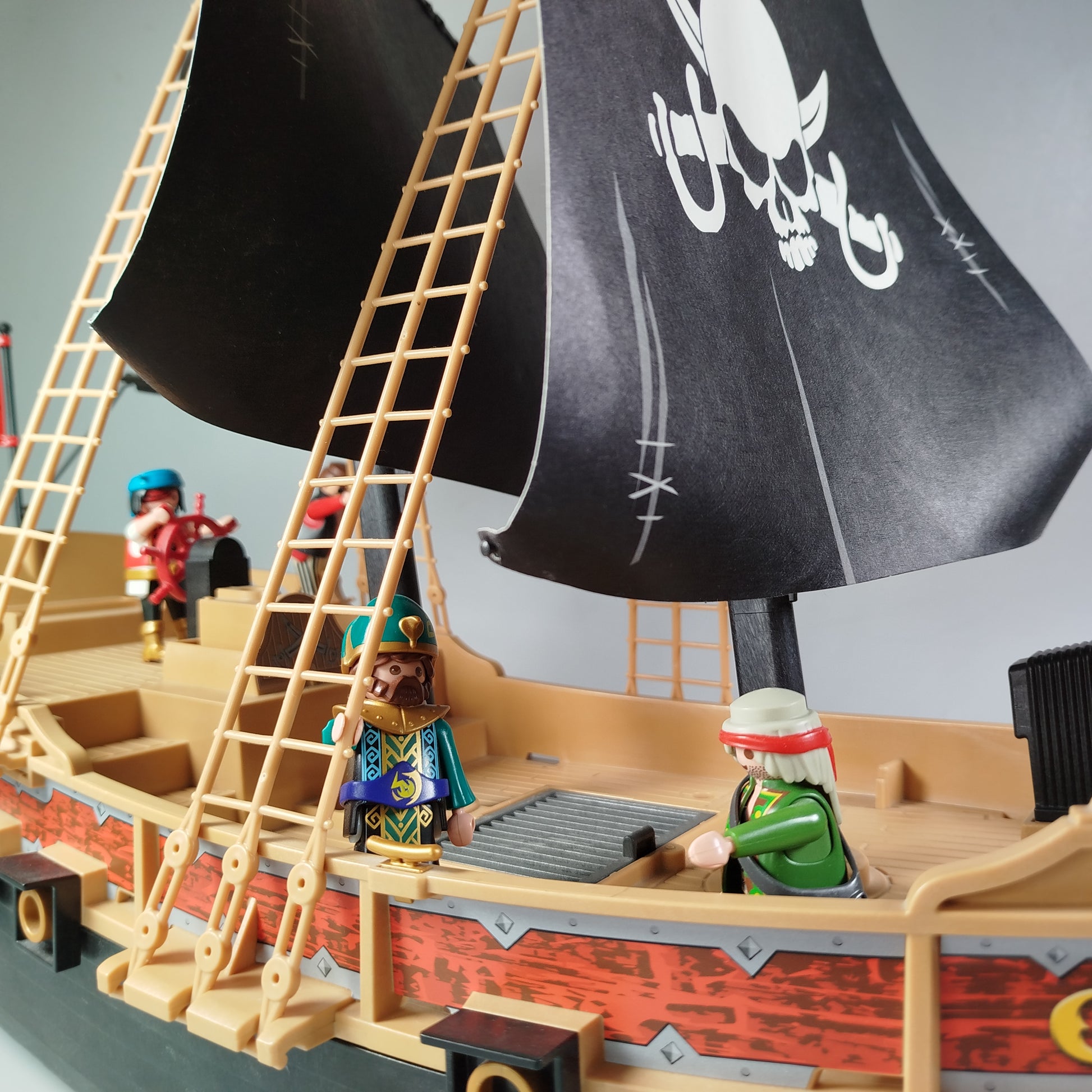 Playmobil Großes Piratenschiff - Set mit Figuren Großes Piratenschiff - Set mit 