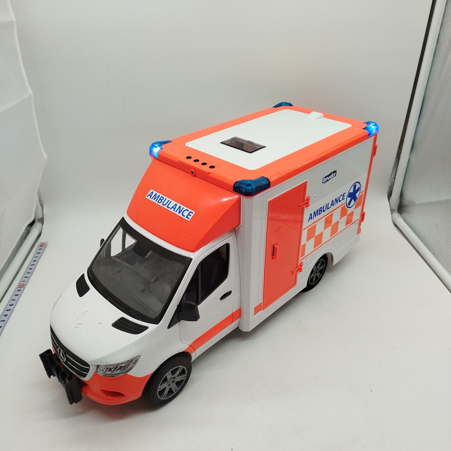 Bruder MB Sprinter Ambulanz 02676 mit Zubehör